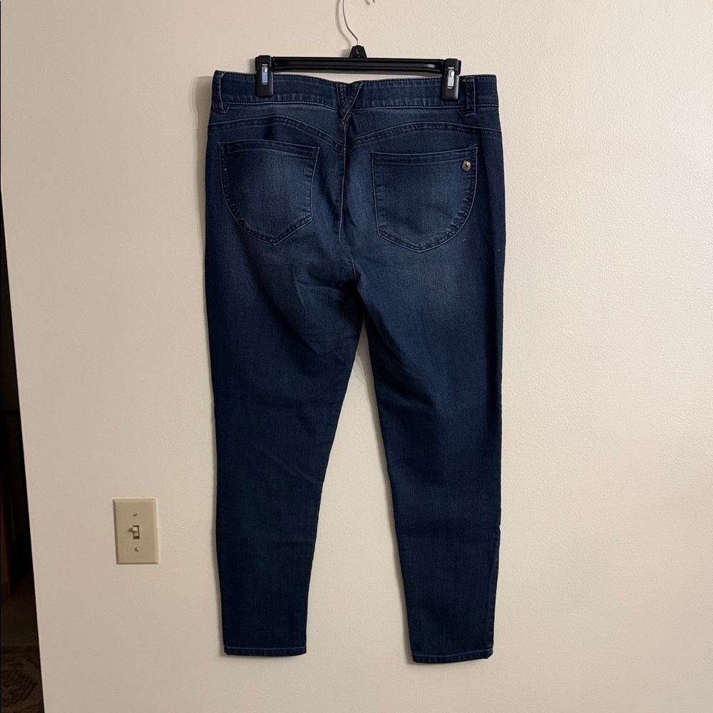 Democracy Women's Blue Jeans - Picture 2 of 9